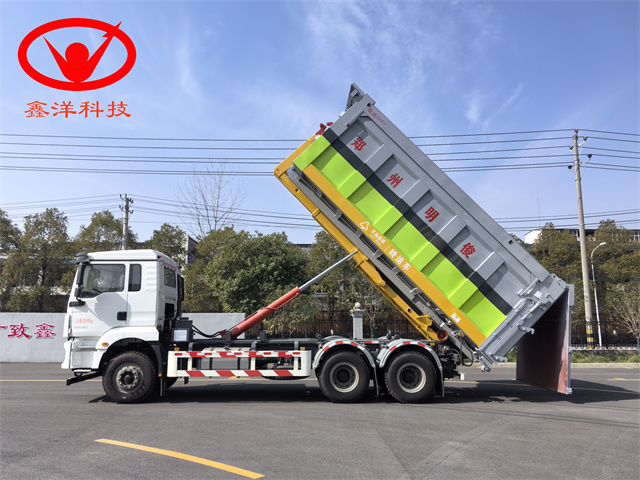 25吨陕汽德龙勾臂垃圾车