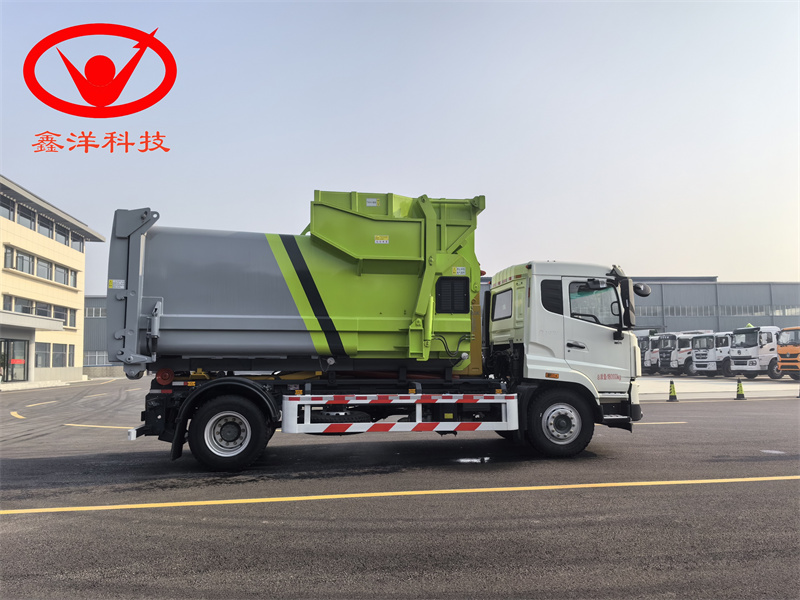 20吨重汽豪沃勾臂垃圾车