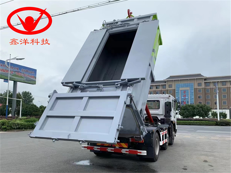 东风华神小三轴勾臂垃圾车
