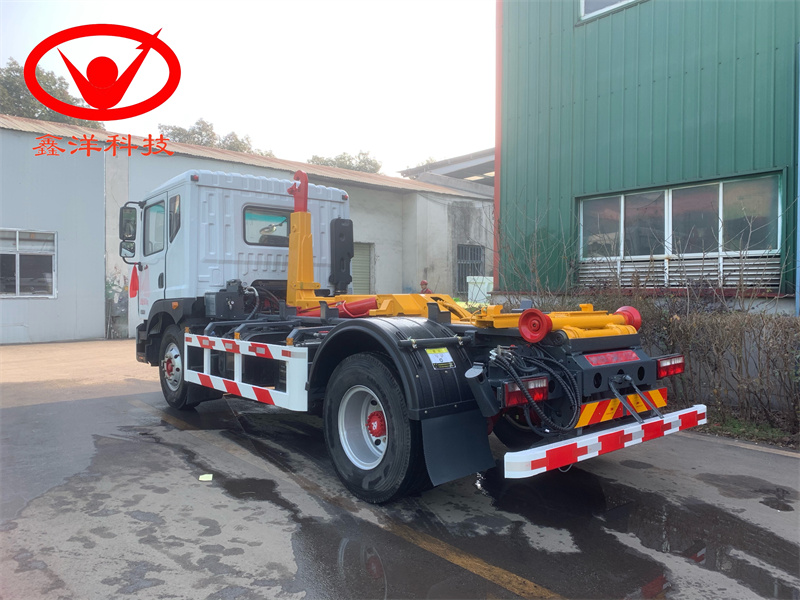 3950东风D9勾臂垃圾车