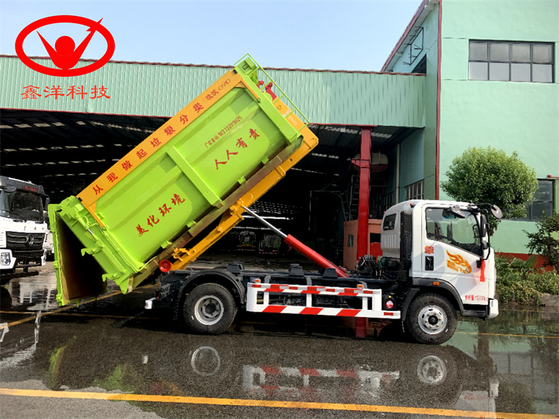 12吨重汽豪曼勾臂车