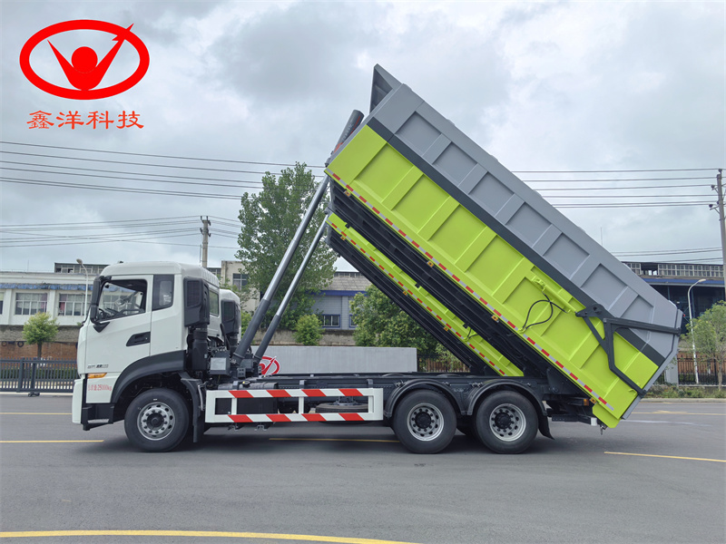 东风天龙垃圾转运车