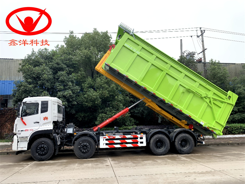31吨东风天龙勾臂垃圾车