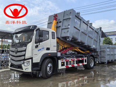 欧曼勾臂垃圾车