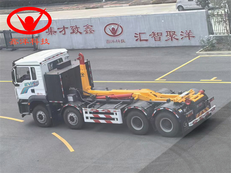 新能源陕汽8×4勾臂垃圾车