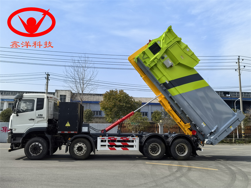 新能源东风天龙8×4勾臂垃圾车