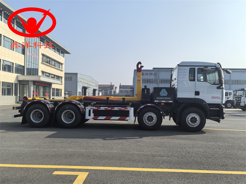 纯电动重汽汕德卡8×4勾臂垃圾车