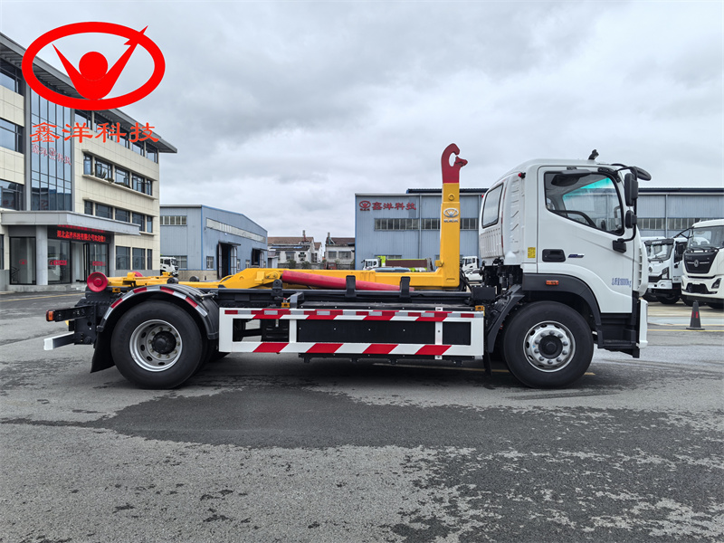 纯电动欧曼勾臂垃圾车