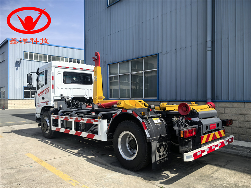 东风D3S勾臂垃圾车