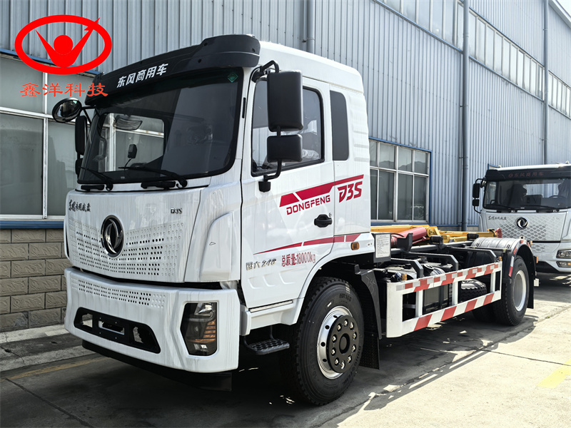 东风D3S勾臂垃圾车