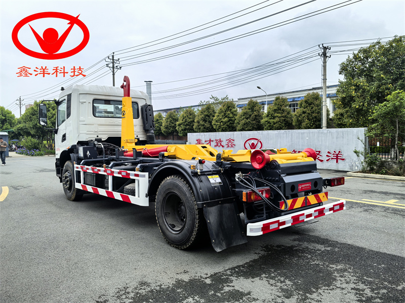 20吨东风天锦勾臂垃圾车